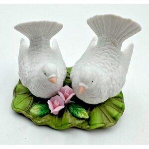 Vintage Lefton China White Doves Love Birds 3x2.5" Figurine Pink‎ Roses 1985
